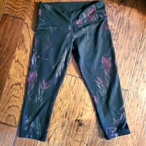 Lululemon calf length leggings 4 BOGO